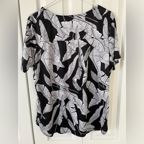 Tango Mango Palm Print Short-Sleeved Blouse - Picture 4 of 4